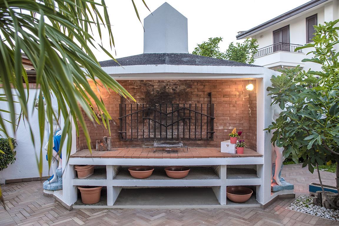 B&B Villa Tiziano Terracina Exterior foto